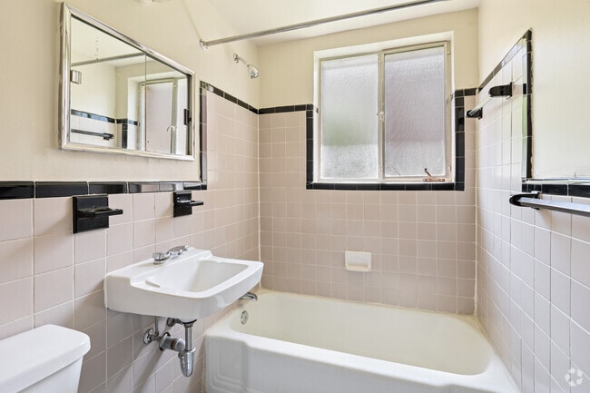 Studio - 434SF - Larchmont Village Apartments