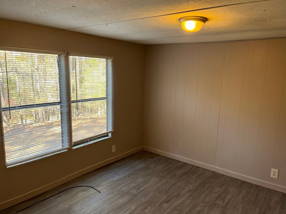 Foto del edificio - 6742 Skyview Dr SE