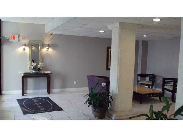 Foto del edificio - 2016 Bay Dr