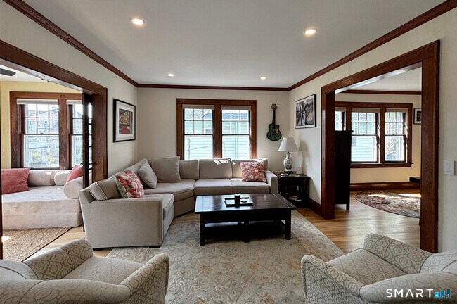 Foto del edificio - 76 Harborview Ave