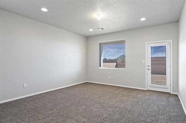 Building Photo - 4328 Vista Manzano