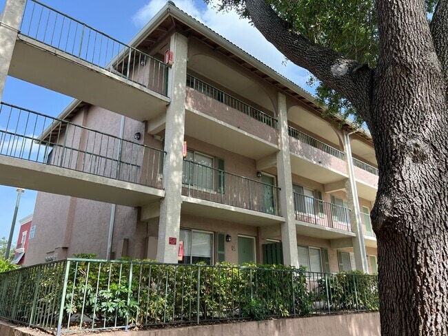 Building Photo - 145 Oyster Bay Cir