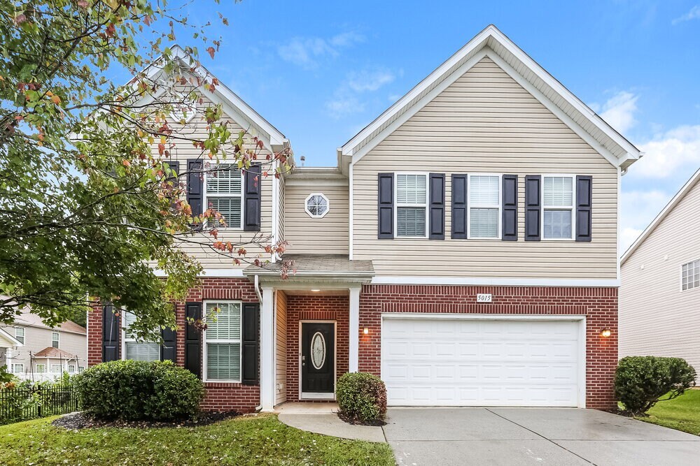 Foto principal - 5015 Abode Lily Ln