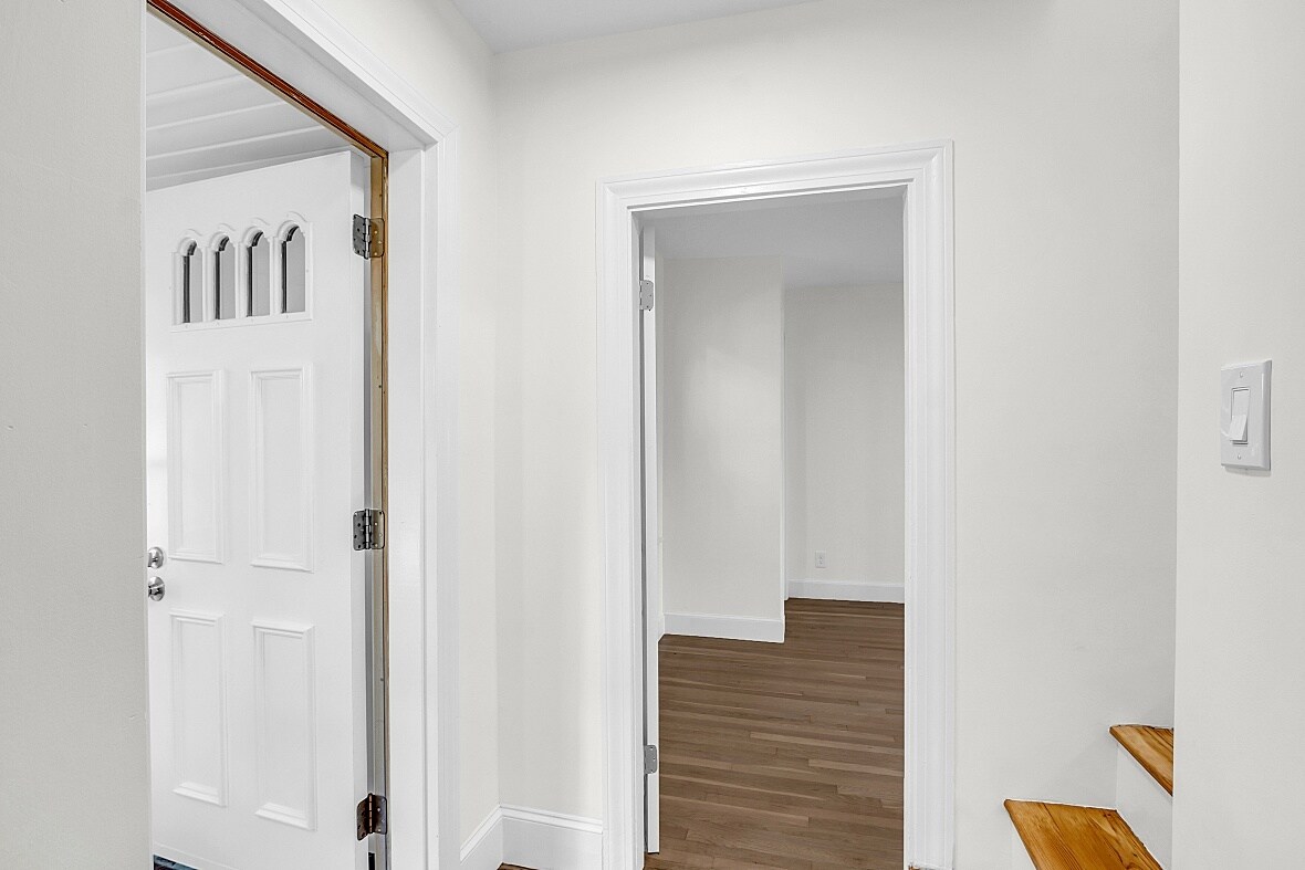 Foto principal - 598 E 7th St