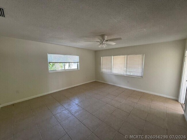 Foto del edificio - 265 SW 7th St