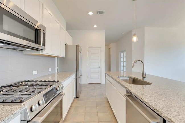 Building Photo - 133 James Rose Ln