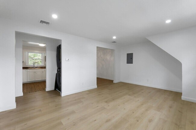 Foto del edificio - 130 MOUNT VERNON St