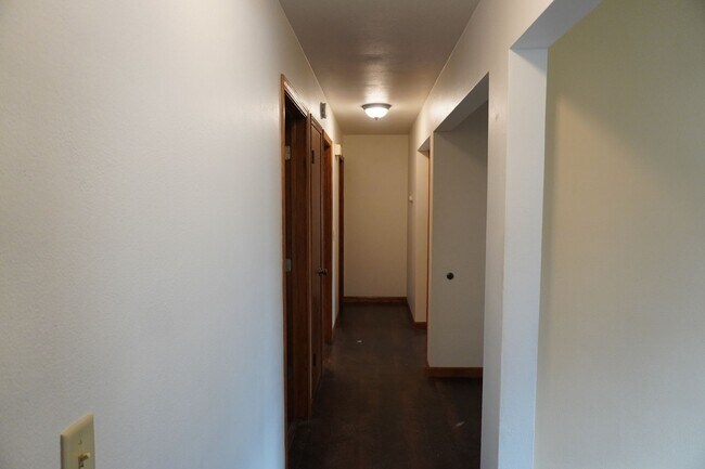 Building Photo - 1124-28 Buena Vista Dr.
