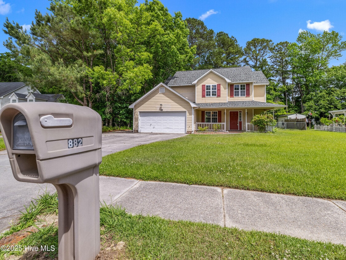 Foto principal - 882 Pine Valley Rd
