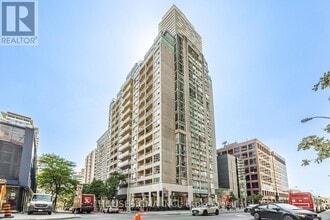 Building Photo - 43 Eglinton Ave E