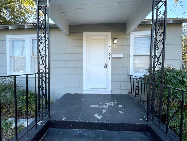 Building Photo - 2108 N 21st St