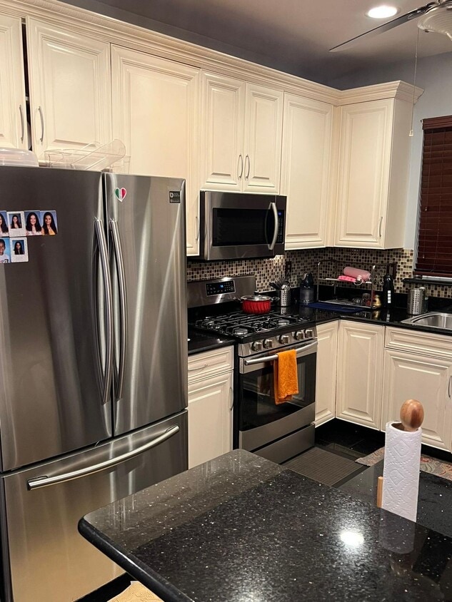 Primary Photo - 93 Banyan Blvd