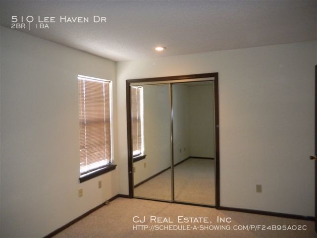 Foto del edificio - 510 SE Lee Haven Dr