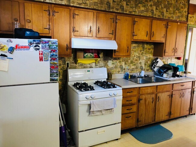 Building Photo - South Park Area - 2 Bed/2 Bath Garage Apar...