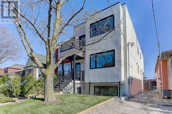 Building Photo - 71 Livingstone Ave