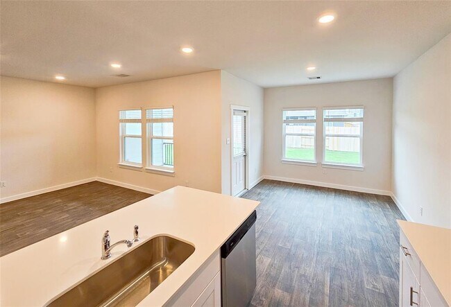 Building Photo - 322 Merriman Rd