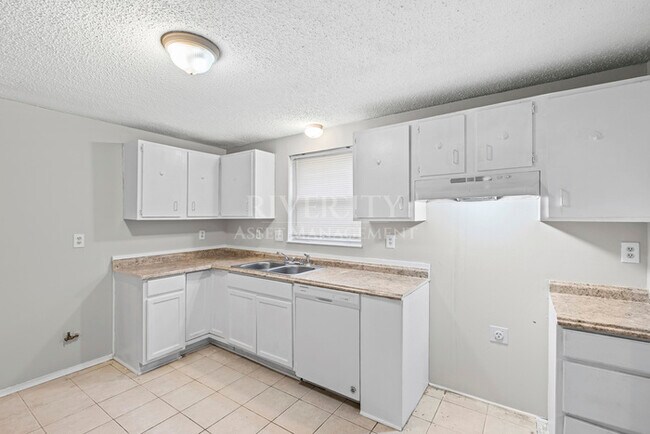 Building Photo - 4185 Willow Park Dr