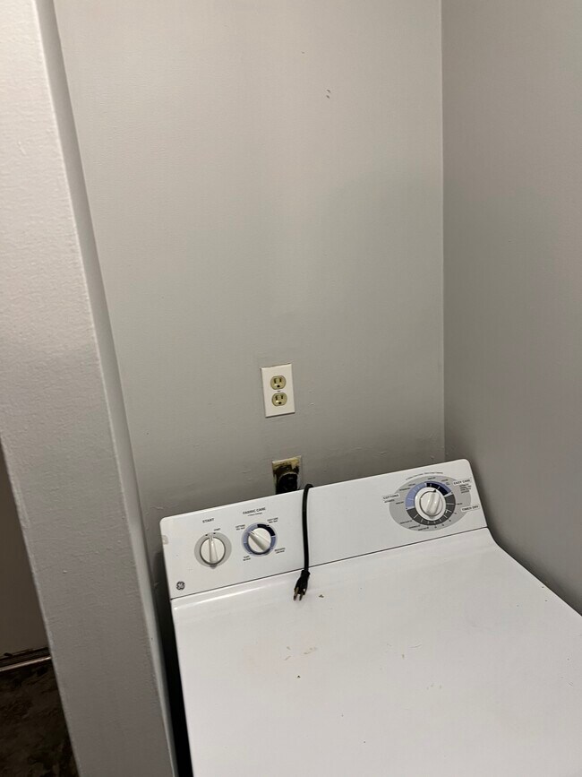 Washer - 505 W 53rd Ave