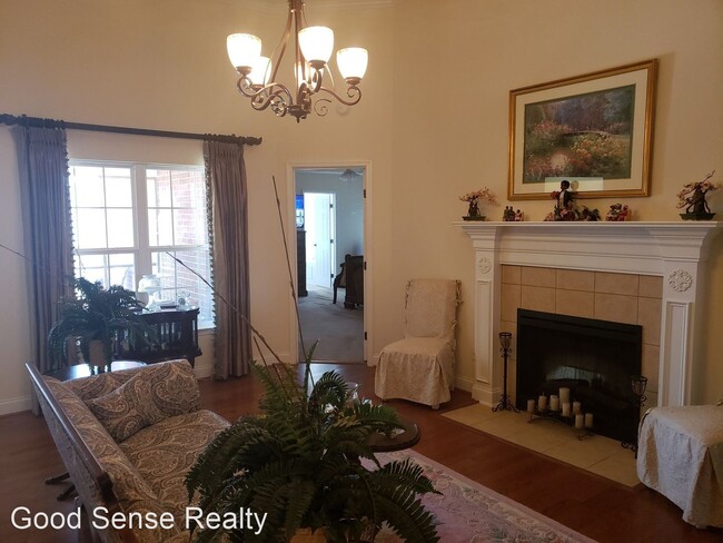 Foto del edificio - 4 br, 2.5 bath House - 4530 Logans Way