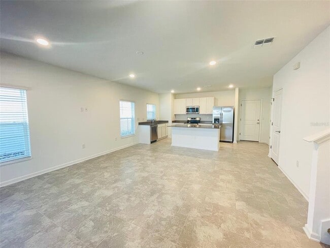 Building Photo - 6641 Willow View Ave