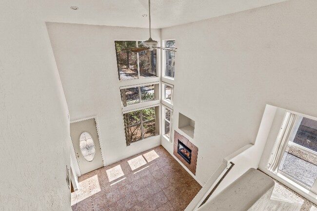 Foto del edificio - 1378 E Hatcher Dr