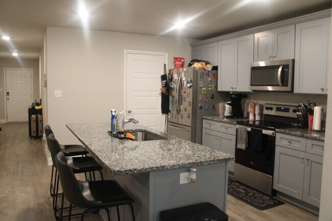 Foto del edificio - 18454 Elkwood Dr