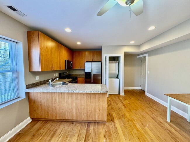 Foto del edificio - 3 Bedroom Apartment in Rogers Park
