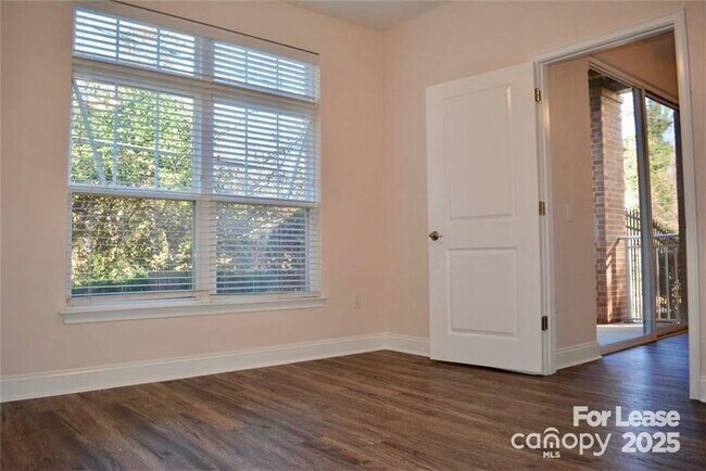 Foto del edificio - 1310 Kenilworth Ave
