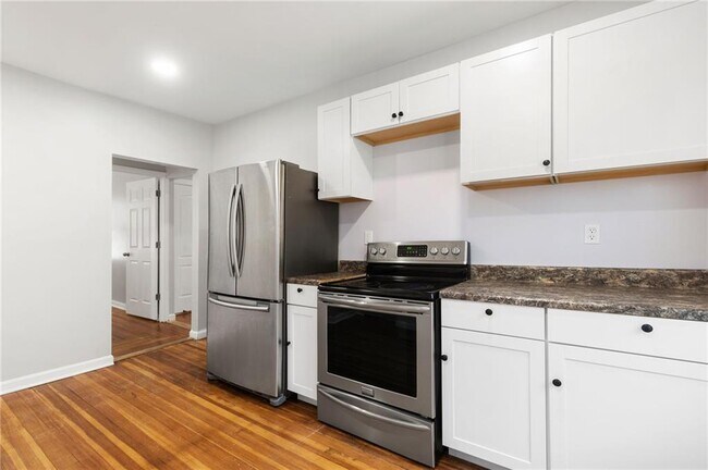 Building Photo - 948 Narragansett Blvd