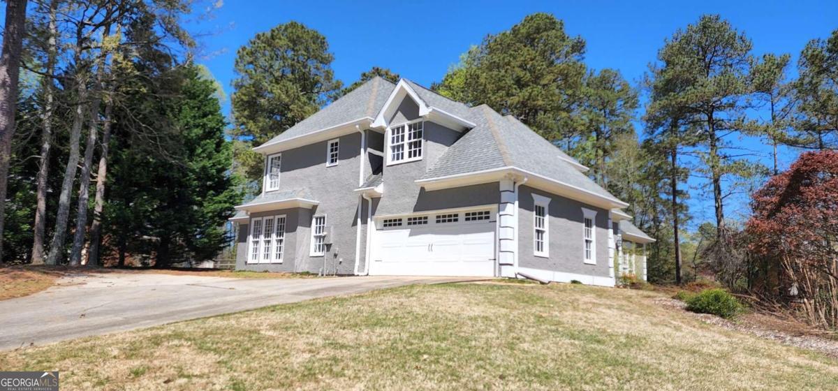 Primary Photo - 105 Cartier Ct