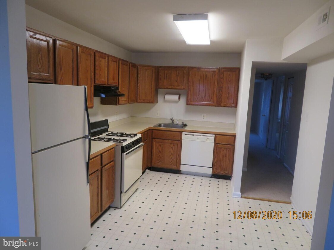 804 Quince Orchard Blvd Unit 102, Gaithersburg, MD 20878 Condo for