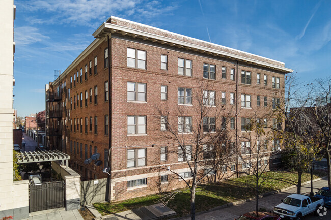 Building Photo - 1206 10th St NW