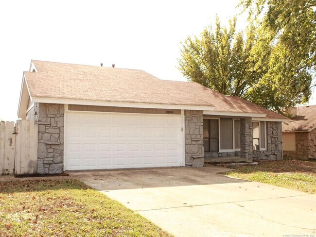 Foto del edificio - 8009 E Lansing St