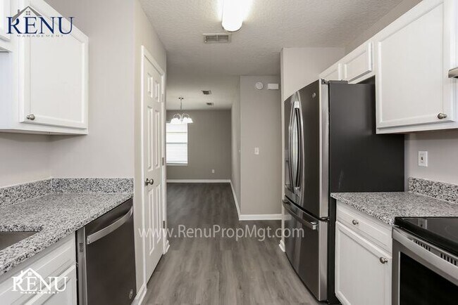 Foto del edificio - Spring into Savings: 50% off your first mo...