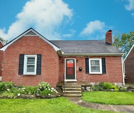 Building Photo - 468 Bob O Link Dr