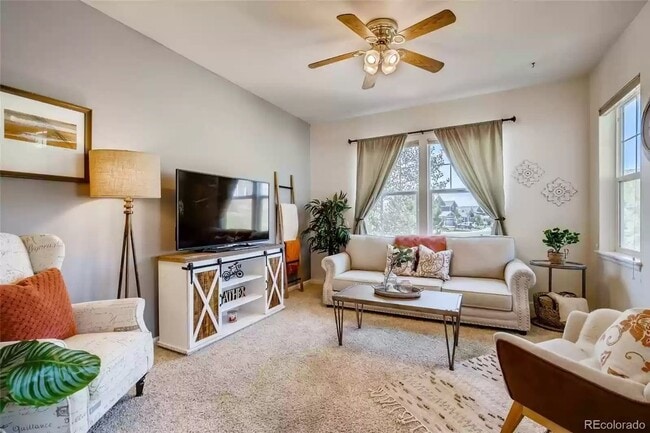 Photo - Spacious town home for rent Castle Rock Co