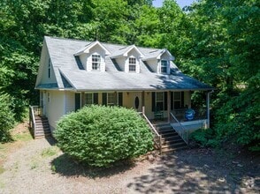 Building Photo - 102 Mecklenburg Cir