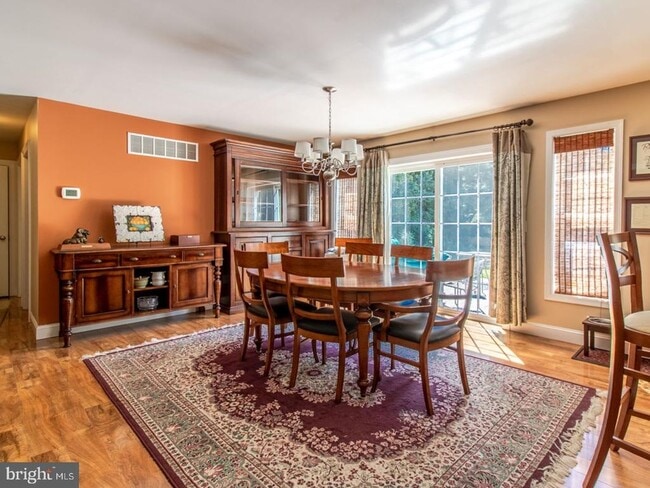 Building Photo - 21650 Beauchamp Ln