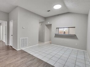 Building Photo - 2226 Spring Dusk Dr