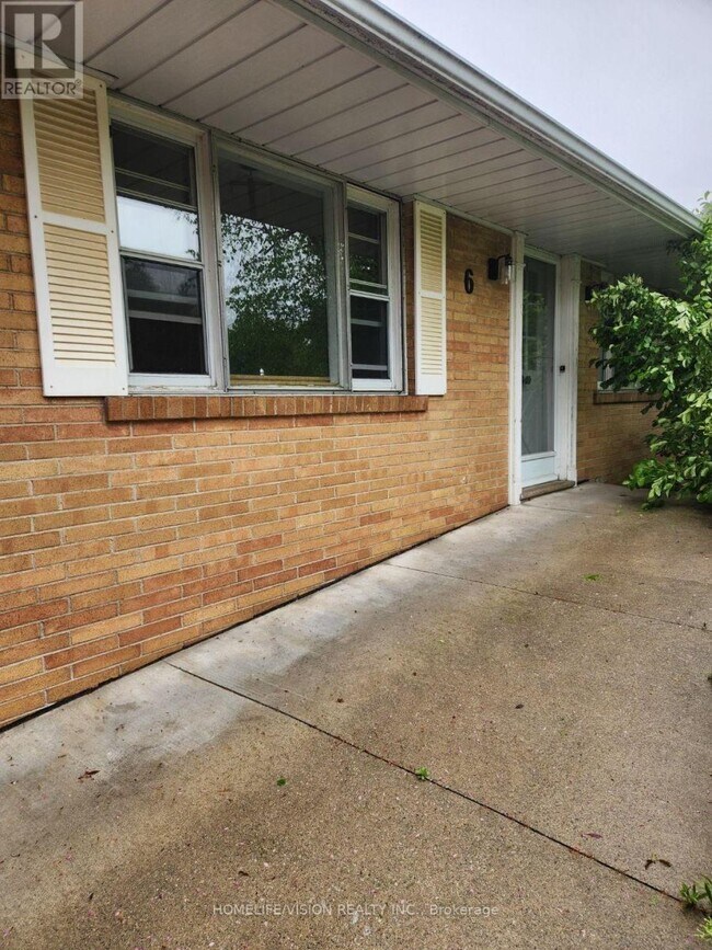 Building Photo - 6 Brenham Crescent