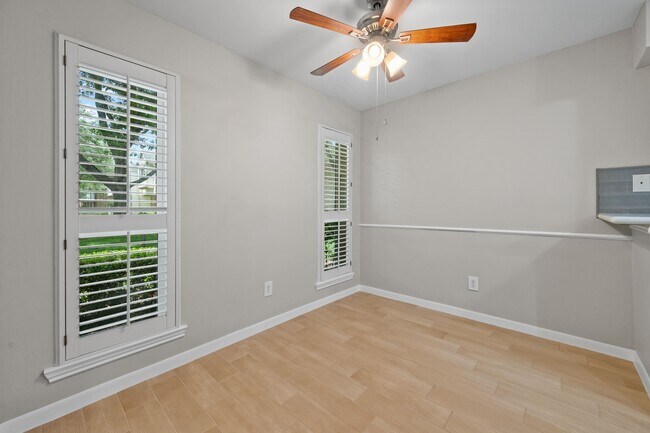 Foto del edificio - 10180 Longmont Dr