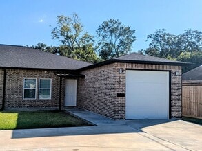 Building Photo - 2925 Pecos St