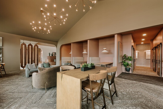 Building Photo - Archer