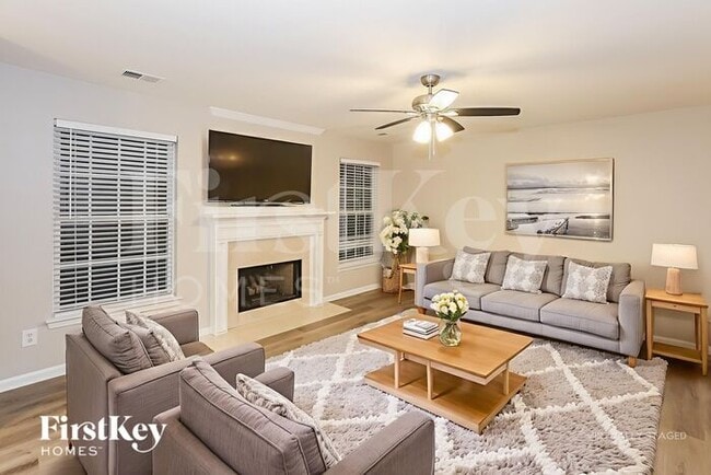 Building Photo - 4343 Crestline Ln