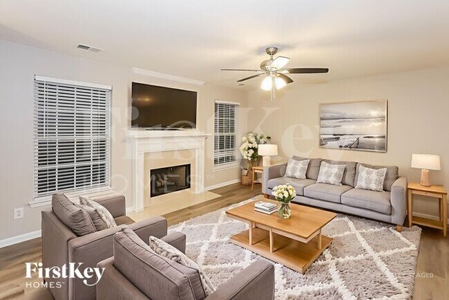 Foto del edificio - 4343 Crestline Ln