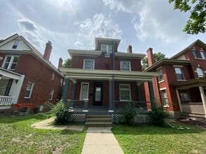 Building Photo - 141 E 12th Ave