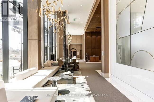 Building Photo - 30 Inn On The Pk Dr