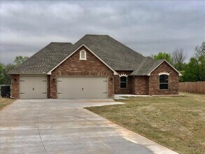 Building Photo - 1540 W Savannah Cir