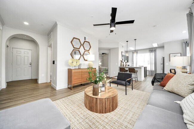 Building Photo - 3003 Memorial Ct