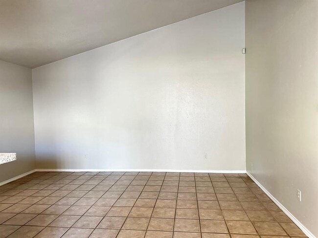 Foto del edificio - 1102 Hickory Grove Dr